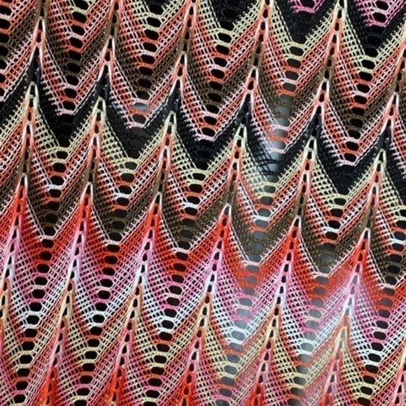 🔴Ya womens top orange with missoni like pattern on back size Medium - Picture 5 of 7